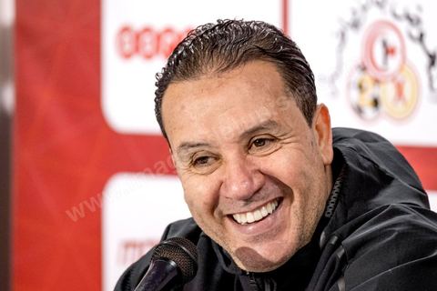 23 mars 2018 : Nabil Maâloul, entraineur de l'équipe nationale. Match de football amical entre la Tunisie et l'Iran en vue de la préparation à la coupe du monde de football en Russie en juin 2018. match au stade de Radès, banlieue sud de Tunis, avec près de 4000 spectateurs et sous une pluie intensive, la Tunisie remporte le match 1 à 0. 