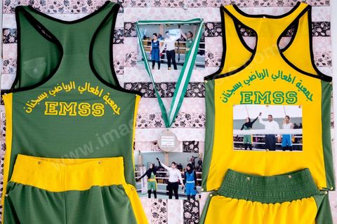 A Sejenane le club de boxe existe depuis un an avec l'entraineur Haykel Trabelsi. Dès les premiers mois d'entrainement deux jeunes boxeuses passionnées ont réussi à devenir championne de Tunisie Nour Trabelsi, dans la catégorie Junior, et Marane Sabani, dans la catégorie cadette. Dans cette ville de 7000 habitants, au coeur des campagnes du nord ouest, marquée par le chômage, la boxe est une opportunité de voyager en Tunisie, voir plus. 