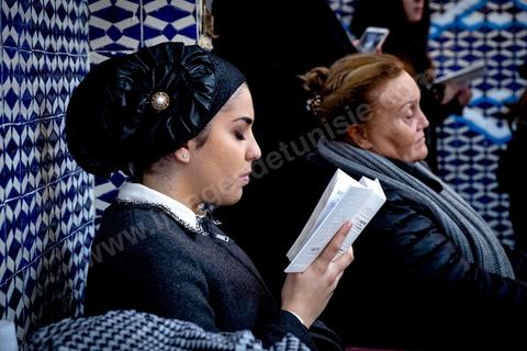 27 novembre 2018 : Les pélérins se rendent à la synagogue Beit Mordekhai de la Goulette pour des prières dans le cadre du pélerinage. Près de 300 pélerins juifs venus principalement de France pour assister au traditionnel pèlerinage sur la tombe de Rebbi Hai Taieb Lo Met. A l’occasion de ce pèlerinage, de nombreux Tunisiens de confession juive se rendent sur la tombe du rabbin ainsi que dans d’autres sanctuaires et lieux de culte juifs comme la Grande Synagogue de Tunis ou celle de la Goulette.