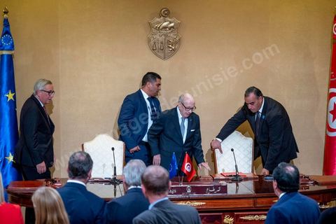 25 octobre 2018 : Signature de contrats et conférence de presse entre Jean-Claude Junker, Président de la Commission Européenne et Béji Caïd Essebsi, Président de la Tunisie au Palais de présidentiel de Carthage, , dans la cadre de la visite de Jean-Claude Junker en Tunisie le 25 et 26 octobre.
