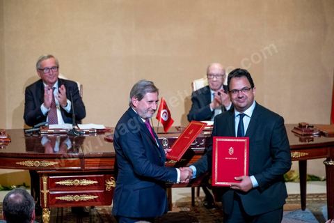 25 octobre 2018 : Signature de contrats et conférence de presse entre Jean-Claude Junker, Président de la Commission Européenne et Béji Caïd Essebsi, Président de la Tunisie au Palais de présidentiel de Carthage, , dans la cadre de la visite de Jean-Claude Junker en Tunisie le 25 et 26 octobre.