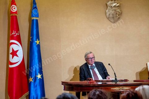 25 octobre 2018 : Signature de contrats et conférence de presse entre Jean-Claude Junker, Président de la Commission Européenne et Béji Caïd Essebsi, Président de la Tunisie au Palais de présidentiel de Carthage, , dans la cadre de la visite de Jean-Claude Junker en Tunisie le 25 et 26 octobre.