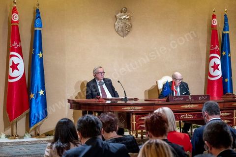 25 octobre 2018 : Signature de contrats et conférence de presse entre Jean-Claude Junker, Président de la Commission Européenne et Béji Caïd Essebsi, Président de la Tunisie au Palais de présidentiel de Carthage, , dans la cadre de la visite de Jean-Claude Junker en Tunisie le 25 et 26 octobre.