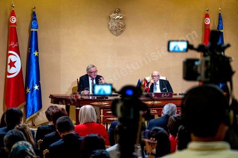 25 octobre 2018 : Signature de contrats et conférence de presse entre Jean-Claude Junker, Président de la Commission Européenne et Béji Caïd Essebsi, Président de la Tunisie au Palais de présidentiel de Carthage, , dans la cadre de la visite de Jean-Claude Junker en Tunisie le 25 et 26 octobre.