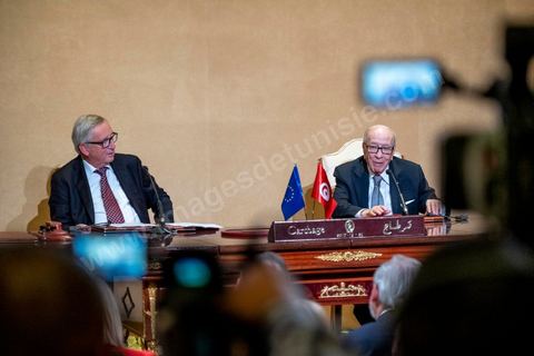 25 octobre 2018 : Signature de contrats et conférence de presse entre Jean-Claude Junker, Président de la Commission Européenne et Béji Caïd Essebsi, Président de la Tunisie au Palais de présidentiel de Carthage, , dans la cadre de la visite de Jean-Claude Junker en Tunisie le 25 et 26 octobre.