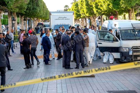 29 octobre 2018 : attentat suicide à l'avenue Habib Bourguiba à Tunis. La femme qui s'est fait exploser vers 13h55 ciblait une patrouille de sécurité, sur l'avenue Habib Bourguiba au centre ville de Tunis à quelques mètres du Ministère de l'Intérieur. L'attentat terroriste est survenu alors que cette patrouille stationnait devant un centre commercial situé sur l'avenue Habib Bourguiba, où se déroulait une manifestation encadrée par les forces de l'ordre, à Tunis. Le bilan définitif est de 20 personnes légèrement blessées dont 15 policiers. La terroriste originaire du Sahel est morte, il s'agissait d'une jeune diplômée sans emploi inconnue des services de police.