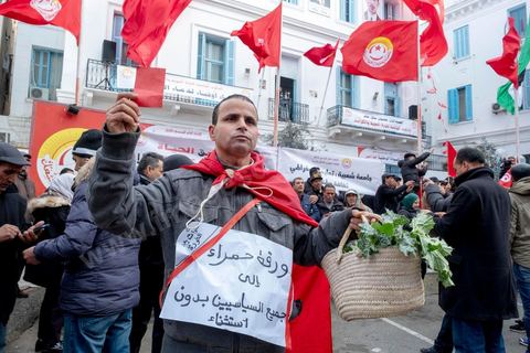 14 janvier 2019 : 8ème anniversaire de la révolution, place Med Ali au siège historique de l'UGTT, Noureddine Taboubi, secrétaire général fait au balcon de son bureau son discours à près d'un millier de syndicalistes. Suivi ensuite de l'interview dans son bureau.