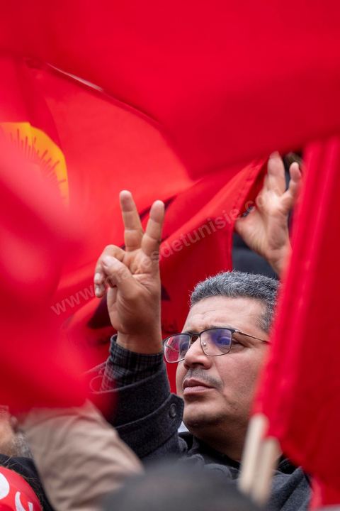 14 janvier 2019 : 8ème anniversaire de la révolution, place Med Ali au siège historique de l'UGTT, Noureddine Taboubi, secrétaire général fait au balcon de son bureau son discours à près d'un millier de syndicalistes. Suivi ensuite de l'interview dans son bureau.