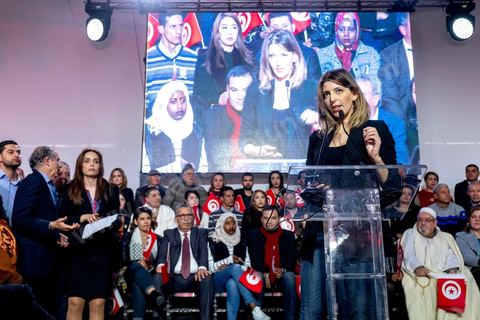 27 janvier 2019 : Faten Kallel Meeting de lancement du nouveau parti tunisien Tahya Tounes (Vive la Tunisie) à Monastir. Ce nouveau s'appuie sur le groupe de la Coalition nationale, deuxième bloc à l'Assemblée avec 44 députés. Leur crédo : soutenir le chef du gouvernement, Youssef Chahed. Pressenti pour incarner le parti, Youssef Chached était pourtant le grand absent de ce meeting. Des personnalités sont intervenues au pupitre : Mustapha Ben Ahmed (chef du bloc coalition natioanle), Faten Kallel (ex-cadre d’Afek Tounes et ex-secrétaire d’État de la Jeunesse et des Sports), Kamel Hadj Sassi (ex-secrétaire d’État sous Ben Ali et conseiller à la Kasbah), Amel Belkhiria (ex-Al Joumhouri), Mondher Marzouk (maire de Monastir) et Slim Azzabi (ex-chef de cabinet du président Beji Caïd Essebsi).