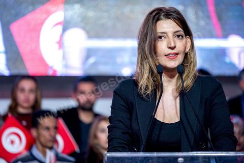 27 janvier 2019 : Faten Kallel Meeting de lancement du nouveau parti tunisien Tahya Tounes (Vive la Tunisie) à Monastir. Ce nouveau s'appuie sur le groupe de la Coalition nationale, deuxième bloc à l'Assemblée avec 44 députés. Leur crédo : soutenir le chef du gouvernement, Youssef Chahed. Pressenti pour incarner le parti, Youssef Chached était pourtant le grand absent de ce meeting. Des personnalités sont intervenues au pupitre : Mustapha Ben Ahmed (chef du bloc coalition natioanle), Faten Kallel (ex-cadre d’Afek Tounes et ex-secrétaire d’État de la Jeunesse et des Sports), Kamel Hadj Sassi (ex-secrétaire d’État sous Ben Ali et conseiller à la Kasbah), Amel Belkhiria (ex-Al Joumhouri), Mondher Marzouk (maire de Monastir) et Slim Azzabi (ex-chef de cabinet du président Beji Caïd Essebsi).