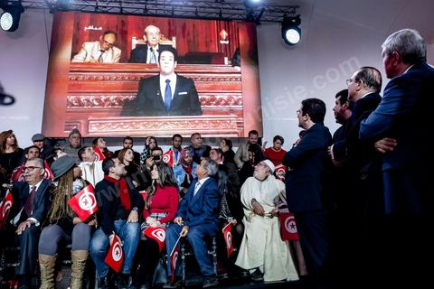27 janvier 2019 : Meeting de lancement du nouveau parti tunisien Tahya Tounes (Vive la Tunisie) à Monastir. Ce nouveau s'appuie sur le groupe de la Coalition nationale, deuxième bloc à l'Assemblée avec 44 députés. Leur crédo : soutenir le chef du gouvernement, Youssef Chahed. Pressenti pour incarner le parti, Youssef Chached était pourtant le grand absent de ce meeting. Des personnalités sont intervenues au pupitre : Mustapha Ben Ahmed (chef du bloc coalition natioanle), Faten Kallel (ex-cadre d’Afek Tounes et ex-secrétaire d’État de la Jeunesse et des Sports), Kamel Hadj Sassi (ex-secrétaire d’État sous Ben Ali et conseiller à la Kasbah), Amel Belkhiria (ex-Al Joumhouri), Mondher Marzouk (maire de Monastir) et Slim Azzabi (ex-chef de cabinet du président Beji Caïd Essebsi).