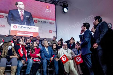 27 janvier 2019 : Meeting de lancement du nouveau parti tunisien Tahya Tounes (Vive la Tunisie) à Monastir. Ce nouveau s'appuie sur le groupe de la Coalition nationale, deuxième bloc à l'Assemblée avec 44 députés. Leur crédo : soutenir le chef du gouvernement, Youssef Chahed. Pressenti pour incarner le parti, Youssef Chached était pourtant le grand absent de ce meeting. Des personnalités sont intervenues au pupitre : Mustapha Ben Ahmed (chef du bloc coalition natioanle), Faten Kallel (ex-cadre d’Afek Tounes et ex-secrétaire d’État de la Jeunesse et des Sports), Kamel Hadj Sassi (ex-secrétaire d’État sous Ben Ali et conseiller à la Kasbah), Amel Belkhiria (ex-Al Joumhouri), Mondher Marzouk (maire de Monastir) et Slim Azzabi (ex-chef de cabinet du président Beji Caïd Essebsi).