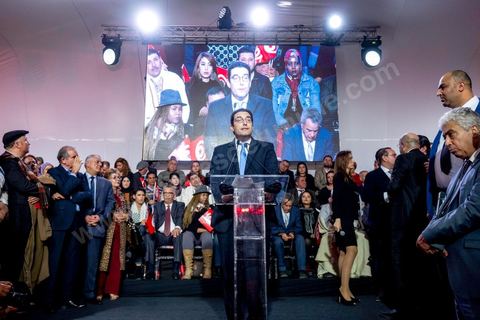 27 janvier 2019 : Slim Azzabi.  Meeting de lancement du nouveau parti tunisien Tahya Tounes (Vive la Tunisie) à Monastir. Ce nouveau s'appuie sur le groupe de la Coalition nationale, deuxième bloc à l'Assemblée avec 44 députés. Leur crédo : soutenir le chef du gouvernement, Youssef Chahed. Pressenti pour incarner le parti, Youssef Chached était pourtant le grand absent de ce meeting. Des personnalités sont intervenues au pupitre : Mustapha Ben Ahmed (chef du bloc coalition natioanle), Faten Kallel (ex-cadre d’Afek Tounes et ex-secrétaire d’État de la Jeunesse et des Sports), Kamel Hadj Sassi (ex-secrétaire d’État sous Ben Ali et conseiller à la Kasbah), Amel Belkhiria (ex-Al Joumhouri), Mondher Marzouk (maire de Monastir) et Slim Azzabi (ex-chef de cabinet du président Beji Caïd Essebsi).