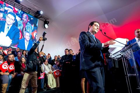 27 janvier 2019 : Slim Azzabi.  Meeting de lancement du nouveau parti tunisien Tahya Tounes (Vive la Tunisie) à Monastir. Ce nouveau s'appuie sur le groupe de la Coalition nationale, deuxième bloc à l'Assemblée avec 44 députés. Leur crédo : soutenir le chef du gouvernement, Youssef Chahed. Pressenti pour incarner le parti, Youssef Chached était pourtant le grand absent de ce meeting. Des personnalités sont intervenues au pupitre : Mustapha Ben Ahmed (chef du bloc coalition natioanle), Faten Kallel (ex-cadre d’Afek Tounes et ex-secrétaire d’État de la Jeunesse et des Sports), Kamel Hadj Sassi (ex-secrétaire d’État sous Ben Ali et conseiller à la Kasbah), Amel Belkhiria (ex-Al Joumhouri), Mondher Marzouk (maire de Monastir) et Slim Azzabi (ex-chef de cabinet du président Beji Caïd Essebsi).
