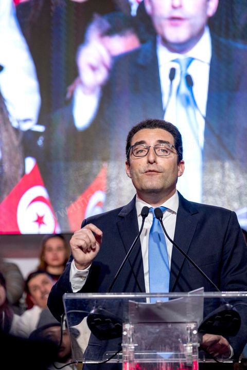 27 janvier 2019 : Slim Azzabi.  Meeting de lancement du nouveau parti tunisien Tahya Tounes (Vive la Tunisie) à Monastir. Ce nouveau s'appuie sur le groupe de la Coalition nationale, deuxième bloc à l'Assemblée avec 44 députés. Leur crédo : soutenir le chef du gouvernement, Youssef Chahed. Pressenti pour incarner le parti, Youssef Chached était pourtant le grand absent de ce meeting. Des personnalités sont intervenues au pupitre : Mustapha Ben Ahmed (chef du bloc coalition natioanle), Faten Kallel (ex-cadre d’Afek Tounes et ex-secrétaire d’État de la Jeunesse et des Sports), Kamel Hadj Sassi (ex-secrétaire d’État sous Ben Ali et conseiller à la Kasbah), Amel Belkhiria (ex-Al Joumhouri), Mondher Marzouk (maire de Monastir) et Slim Azzabi (ex-chef de cabinet du président Beji Caïd Essebsi).