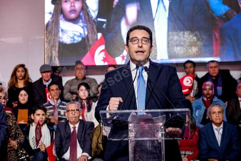 27 janvier 2019 : Slim Azzabi.  Meeting de lancement du nouveau parti tunisien Tahya Tounes (Vive la Tunisie) à Monastir. Ce nouveau s'appuie sur le groupe de la Coalition nationale, deuxième bloc à l'Assemblée avec 44 députés. Leur crédo : soutenir le chef du gouvernement, Youssef Chahed. Pressenti pour incarner le parti, Youssef Chached était pourtant le grand absent de ce meeting. Des personnalités sont intervenues au pupitre : Mustapha Ben Ahmed (chef du bloc coalition natioanle), Faten Kallel (ex-cadre d’Afek Tounes et ex-secrétaire d’État de la Jeunesse et des Sports), Kamel Hadj Sassi (ex-secrétaire d’État sous Ben Ali et conseiller à la Kasbah), Amel Belkhiria (ex-Al Joumhouri), Mondher Marzouk (maire de Monastir) et Slim Azzabi (ex-chef de cabinet du président Beji Caïd Essebsi).