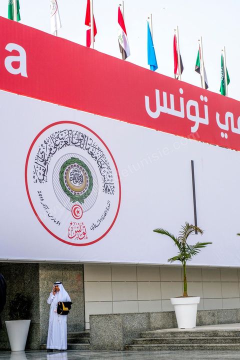 31 mars 2019 : 30ème session du Sommet de la Ligue Arabe à Tunis.Le président de la République Béji Caïd Essebsi a accueilli près de 20 dirigeants arabes présents pour prendre part aux travaux du Sommet. Il s’agit, notamment, du président libanais Michel Aoun, du président yéménite Abdrabbo Mansour Hadi, du président irakien Barham Saleh et l’Emir de l’Etat du Koweït, Cheikh Sabah al-Ahmad al-Jaber al-Sabah.Etaient arrivés, également, à Tunis, le président du Conseil présidentiel du gouvernement libyen d’entente nationale Fayez Sarraj, le président palestinien, Mahmoud Abbas, le président djiboutien, Ismaël Omar Guelleh, le président mauritanien Mohamed Ould Abdel Aziz et le Roi de Jordanie Abdallah II. 
