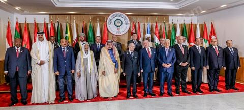 31 mars 2019 : 30ème session du Sommet de la Ligue Arabe à Tunis.Le président de la République Béji Caïd Essebsi a accueilli près de 20 dirigeants arabes présents pour prendre part aux travaux du Sommet. Il s’agit, notamment, du président libanais Michel Aoun, du président yéménite Abdrabbo Mansour Hadi, du président irakien Barham Saleh et l’Emir de l’Etat du Koweït, Cheikh Sabah al-Ahmad al-Jaber al-Sabah.Etaient arrivés, également, à Tunis, le président du Conseil présidentiel du gouvernement libyen d’entente nationale Fayez Sarraj, le président palestinien, Mahmoud Abbas, le président djiboutien, Ismaël Omar Guelleh, le président mauritanien Mohamed Ould Abdel Aziz et le Roi de Jordanie Abdallah II. 