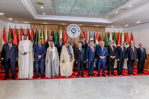 31 mars 2019 : 30ème session du Sommet de la Ligue Arabe à Tunis.Le président de la République Béji Caïd Essebsi a accueilli près de 20 dirigeants arabes présents pour prendre part aux travaux du Sommet. Il s’agit, notamment, du président libanais Michel Aoun, du président yéménite Abdrabbo Mansour Hadi, du président irakien Barham Saleh et l’Emir de l’Etat du Koweït, Cheikh Sabah al-Ahmad al-Jaber al-Sabah.Etaient arrivés, également, à Tunis, le président du Conseil présidentiel du gouvernement libyen d’entente nationale Fayez Sarraj, le président palestinien, Mahmoud Abbas, le président djiboutien, Ismaël Omar Guelleh, le président mauritanien Mohamed Ould Abdel Aziz et le Roi de Jordanie Abdallah II. 