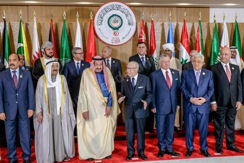 31 mars 2019 : 30ème session du Sommet de la Ligue Arabe à Tunis.Le président de la République Béji Caïd Essebsi a accueilli près de 20 dirigeants arabes présents pour prendre part aux travaux du Sommet. Il s’agit, notamment, du président libanais Michel Aoun, du président yéménite Abdrabbo Mansour Hadi, du président irakien Barham Saleh et l’Emir de l’Etat du Koweït, Cheikh Sabah al-Ahmad al-Jaber al-Sabah.Etaient arrivés, également, à Tunis, le président du Conseil présidentiel du gouvernement libyen d’entente nationale Fayez Sarraj, le président palestinien, Mahmoud Abbas, le président djiboutien, Ismaël Omar Guelleh, le président mauritanien Mohamed Ould Abdel Aziz et le Roi de Jordanie Abdallah II. 