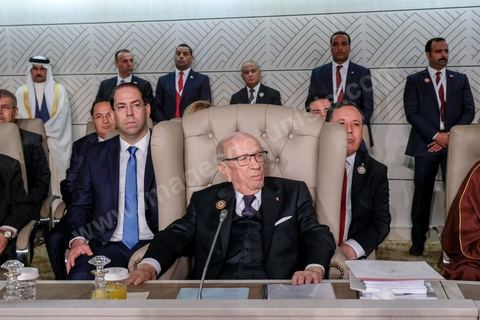 31 mars 2019 : 30ème session du Sommet de la Ligue Arabe à Tunis.Le président de la République Béji Caïd Essebsi a accueilli près de 20 dirigeants arabes présents pour prendre part aux travaux du Sommet. Il s’agit, notamment, du président libanais Michel Aoun, du président yéménite Abdrabbo Mansour Hadi, du président irakien Barham Saleh et l’Emir de l’Etat du Koweït, Cheikh Sabah al-Ahmad al-Jaber al-Sabah.Etaient arrivés, également, à Tunis, le président du Conseil présidentiel du gouvernement libyen d’entente nationale Fayez Sarraj, le président palestinien, Mahmoud Abbas, le président djiboutien, Ismaël Omar Guelleh, le président mauritanien Mohamed Ould Abdel Aziz et le Roi de Jordanie Abdallah II. 