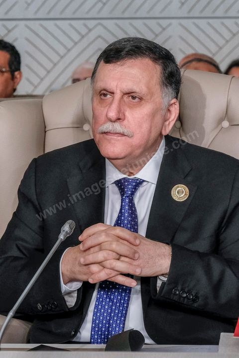 31 mars 2019 : 30ème session du Sommet de la Ligue Arabe à Tunis.Le président de la République Béji Caïd Essebsi a accueilli près de 20 dirigeants arabes présents pour prendre part aux travaux du Sommet. Il s’agit, notamment, du président libanais Michel Aoun, du président yéménite Abdrabbo Mansour Hadi, du président irakien Barham Saleh et l’Emir de l’Etat du Koweït, Cheikh Sabah al-Ahmad al-Jaber al-Sabah.Etaient arrivés, également, à Tunis, le président du Conseil présidentiel du gouvernement libyen d’entente nationale Fayez Sarraj, le président palestinien, Mahmoud Abbas, le président djiboutien, Ismaël Omar Guelleh, le président mauritanien Mohamed Ould Abdel Aziz et le Roi de Jordanie Abdallah II. 