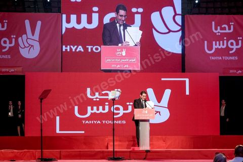 1er mai 2019 : cérémonie de cloture du premier congrès constitutif du nouveau parti Tahya Tounes dans la salle de Radès. Youssef Chahed, leader non déclaré de ce parti, est venu tenir un discours de cloture d'une heure, mais est entré comme chef du gouvernement et ressorti comme chef du gouvernement, ni nouveau adhérent et encore moins candidat à la présidence pour ce nouveau parti issu du goupe parlementaire de la Coalition nationale et soutien incoditionnel à son chef de gouvernement. « Grâce à vous, aujourd’hui le gouvernement n’est plus seul. Je ne me sens plus seul. Le soutien au gouvernement s’est renforcé depuis la constitution du groupe parlementaire de la Coalition. Il a pris encore plus de force avec la création de Tahya Tounes. Quand on me dit aujourd’hui que le parti tire avantage du gouvernement, je réponds que c’est précisément l’inverse. C’est le gouvernement qui bénéficie de l’appui de Tahya Tounes." déclarera Chahed.