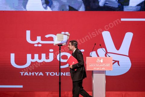1er mai 2019 : cérémonie de cloture du premier congrès constitutif du nouveau parti Tahya Tounes dans la salle de Radès. Youssef Chahed, leader non déclaré de ce parti, est venu tenir un discours de cloture d'une heure, mais est entré comme chef du gouvernement et ressorti comme chef du gouvernement, ni nouveau adhérent et encore moins candidat à la présidence pour ce nouveau parti issu du goupe parlementaire de la Coalition nationale et soutien incoditionnel à son chef de gouvernement. « Grâce à vous, aujourd’hui le gouvernement n’est plus seul. Je ne me sens plus seul. Le soutien au gouvernement s’est renforcé depuis la constitution du groupe parlementaire de la Coalition. Il a pris encore plus de force avec la création de Tahya Tounes. Quand on me dit aujourd’hui que le parti tire avantage du gouvernement, je réponds que c’est précisément l’inverse. C’est le gouvernement qui bénéficie de l’appui de Tahya Tounes." déclarera Chahed.