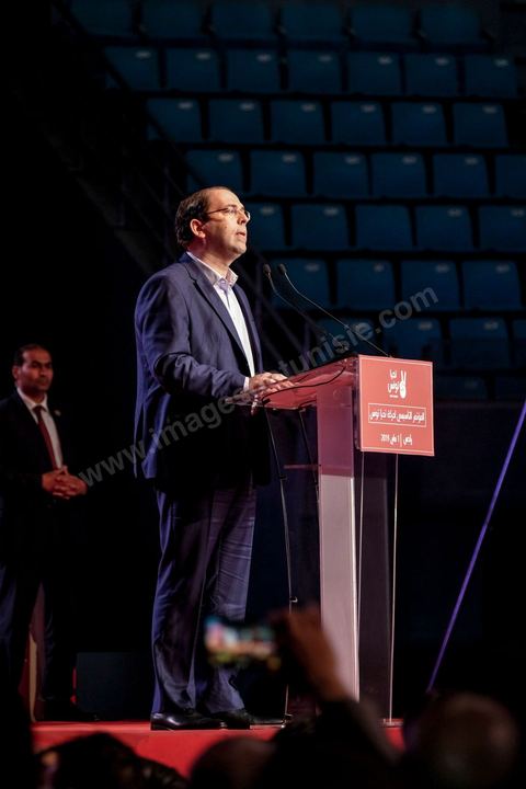 1er mai 2019 : cérémonie de cloture du premier congrès constitutif du nouveau parti Tahya Tounes dans la salle de Radès. Youssef Chahed, leader non déclaré de ce parti, est venu tenir un discours de cloture d'une heure, mais est entré comme chef du gouvernement et ressorti comme chef du gouvernement, ni nouveau adhérent et encore moins candidat à la présidence pour ce nouveau parti issu du goupe parlementaire de la Coalition nationale et soutien incoditionnel à son chef de gouvernement. « Grâce à vous, aujourd’hui le gouvernement n’est plus seul. Je ne me sens plus seul. Le soutien au gouvernement s’est renforcé depuis la constitution du groupe parlementaire de la Coalition. Il a pris encore plus de force avec la création de Tahya Tounes. Quand on me dit aujourd’hui que le parti tire avantage du gouvernement, je réponds que c’est précisément l’inverse. C’est le gouvernement qui bénéficie de l’appui de Tahya Tounes." déclarera Chahed.