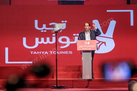 1er mai 2019 : cérémonie de cloture du premier congrès constitutif du nouveau parti Tahya Tounes dans la salle de Radès. Youssef Chahed, leader non déclaré de ce parti, est venu tenir un discours de cloture d'une heure, mais est entré comme chef du gouvernement et ressorti comme chef du gouvernement, ni nouveau adhérent et encore moins candidat à la présidence pour ce nouveau parti issu du goupe parlementaire de la Coalition nationale et soutien incoditionnel à son chef de gouvernement. « Grâce à vous, aujourd’hui le gouvernement n’est plus seul. Je ne me sens plus seul. Le soutien au gouvernement s’est renforcé depuis la constitution du groupe parlementaire de la Coalition. Il a pris encore plus de force avec la création de Tahya Tounes. Quand on me dit aujourd’hui que le parti tire avantage du gouvernement, je réponds que c’est précisément l’inverse. C’est le gouvernement qui bénéficie de l’appui de Tahya Tounes." déclarera Chahed.