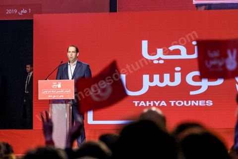 1er mai 2019 : cérémonie de cloture du premier congrès constitutif du nouveau parti Tahya Tounes dans la salle de Radès. Youssef Chahed, leader non déclaré de ce parti, est venu tenir un discours de cloture d'une heure, mais est entré comme chef du gouvernement et ressorti comme chef du gouvernement, ni nouveau adhérent et encore moins candidat à la présidence pour ce nouveau parti issu du goupe parlementaire de la Coalition nationale et soutien incoditionnel à son chef de gouvernement. « Grâce à vous, aujourd’hui le gouvernement n’est plus seul. Je ne me sens plus seul. Le soutien au gouvernement s’est renforcé depuis la constitution du groupe parlementaire de la Coalition. Il a pris encore plus de force avec la création de Tahya Tounes. Quand on me dit aujourd’hui que le parti tire avantage du gouvernement, je réponds que c’est précisément l’inverse. C’est le gouvernement qui bénéficie de l’appui de Tahya Tounes." déclarera Chahed.