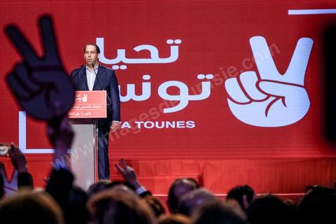 1er mai 2019 : cérémonie de cloture du premier congrès constitutif du nouveau parti Tahya Tounes dans la salle de Radès. Youssef Chahed, leader non déclaré de ce parti, est venu tenir un discours de cloture d'une heure, mais est entré comme chef du gouvernement et ressorti comme chef du gouvernement, ni nouveau adhérent et encore moins candidat à la présidence pour ce nouveau parti issu du goupe parlementaire de la Coalition nationale et soutien incoditionnel à son chef de gouvernement. « Grâce à vous, aujourd’hui le gouvernement n’est plus seul. Je ne me sens plus seul. Le soutien au gouvernement s’est renforcé depuis la constitution du groupe parlementaire de la Coalition. Il a pris encore plus de force avec la création de Tahya Tounes. Quand on me dit aujourd’hui que le parti tire avantage du gouvernement, je réponds que c’est précisément l’inverse. C’est le gouvernement qui bénéficie de l’appui de Tahya Tounes." déclarera Chahed.