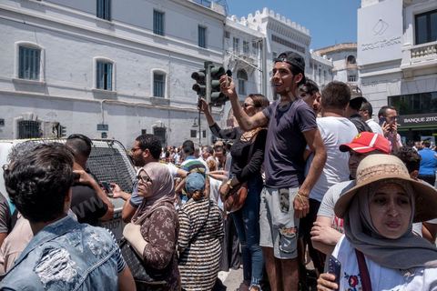 June 27, 2019: Once again, the heart of Tunis was struck by a terrorist attack, which ISIS claimed responsibility for that same evening. A young Tunisian man blew himself up this morning at 11 a.m. near a police car in the historic and commercial heart of Tunis on Habib Bourguiba Avenue. The toll: one municipal police officer killed and five injured. A few minutes later, a second suicide bombing took place at the Gorjani counterterrorism police barracks at the top of the Tunis medina, leaving three people injured. This coordinated attack, occurring right at the start of the tourist season, specifically targets the Tunisian police forces, which for several years have been successfully combating terrorist groups on Tunisian soil on a daily basis. 