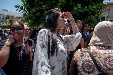 June 27, 2019: Once again, the heart of Tunis was struck by a terrorist attack, which ISIS claimed responsibility for that same evening. A young Tunisian man blew himself up this morning at 11 a.m. near a police car in the historic and commercial heart of Tunis on Habib Bourguiba Avenue. The toll: one municipal police officer killed and five injured. A few minutes later, a second suicide bombing took place at the Gorjani counterterrorism police barracks at the top of the Tunis medina, leaving three people injured. This coordinated attack, occurring right at the start of the tourist season, specifically targets the Tunisian police forces, which for several years have been successfully combating terrorist groups on Tunisian soil on a daily basis. 