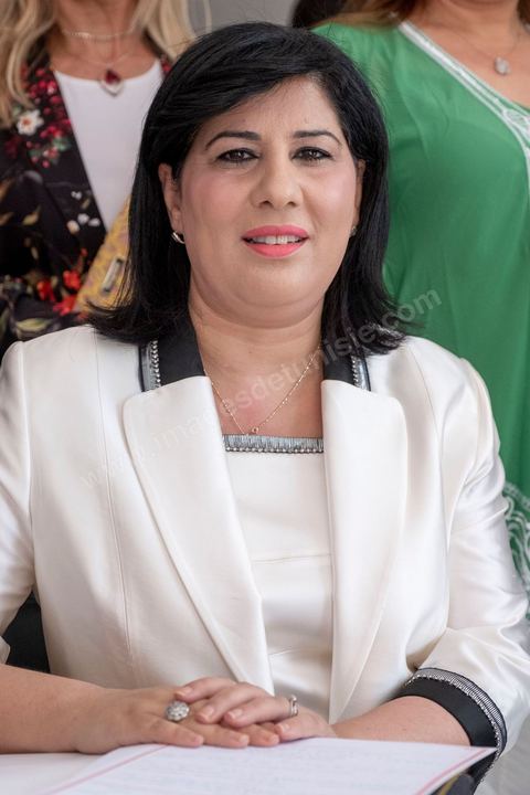 25 juillet 2019 : Abir Moussi, la présidente du parti destourien libre PDL, depose son dossier à l'IRIE Tunis 2 pour sa candidature aux élections législatives de octobre 2019 à Tunis 2.