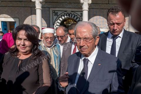 25 juillet 2019 : Mohamed Ennaceur vient de prêter serment comme nouveau Président de la République pour un interim de trois mois. A 10h du matin est annoncé officiellement la mort du président de la République Béji Caïd Essebsi à l'hopital militaire de Tunis en ce jour de fête de la République. A l'aasemblée des représentant du peuple s'et l'efferversence, le président de l'assemblée est constituellement le successeur par interim du président défunt. Défilé de personnalité politique dasn le bureau du président de l'assemblée Mohamed Ennaceur avant de préter sermet en fin de jjournée comme président de la république pour un interim de trois mois et l'organisation d'élections présidentielles anticipées. 