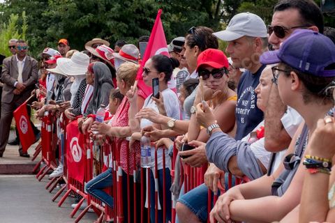 27 juillet 2019 : Obsèques nationales pour le Président de la République Béji Caïd Essebsi, décédé ce 25 juillet à 92 ans. Le cortège funéraire, après une cérémonie au palais présidentiel de Carthage, traverse la capitale Tunis pour rejoindre le caveau de la famille dans le cimetière du Jellaz à Tunis. 