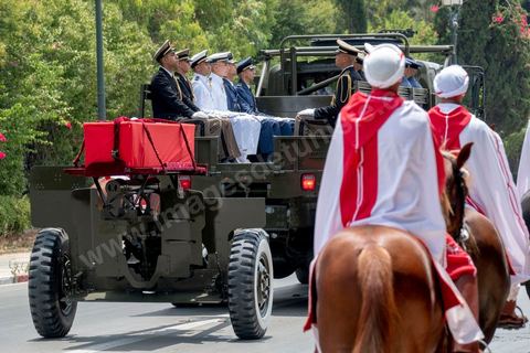 27 juillet 2019 : Obsèques nationales pour le Président de la République Béji Caïd Essebsi, décédé ce 25 juillet à 92 ans. Le cortège funéraire, après une cérémonie au palais présidentiel de Carthage, traverse la capitale Tunis pour rejoindre le caveau de la famille dans le cimetière du Jellaz à Tunis. 