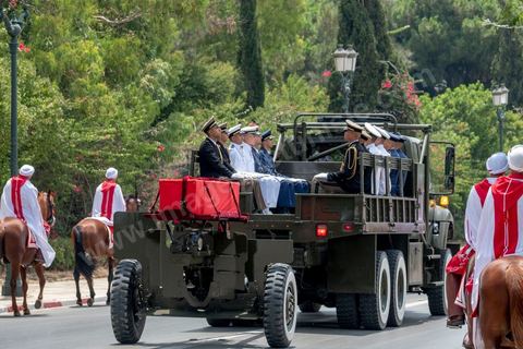 27 juillet 2019 : Obsèques nationales pour le Président de la République Béji Caïd Essebsi, décédé ce 25 juillet à 92 ans. Le cortège funéraire, après une cérémonie au palais présidentiel de Carthage, traverse la capitale Tunis pour rejoindre le caveau de la famille dans le cimetière du Jellaz à Tunis. 