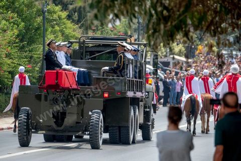 27 juillet 2019 : Obsèques nationales pour le Président de la République Béji Caïd Essebsi, décédé ce 25 juillet à 92 ans. Le cortège funéraire, après une cérémonie au palais présidentiel de Carthage, traverse la capitale Tunis pour rejoindre le caveau de la famille dans le cimetière du Jellaz à Tunis. 