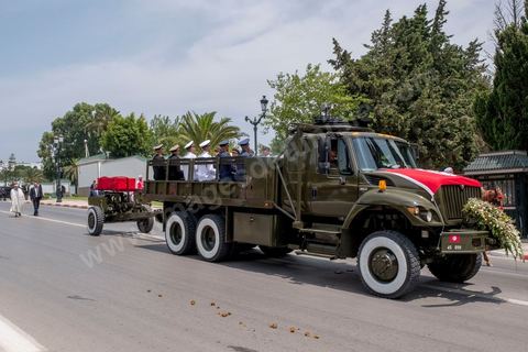 27 juillet 2019 : Obsèques nationales pour le Président de la République Béji Caïd Essebsi, décédé ce 25 juillet à 92 ans. Le cortège funéraire, après une cérémonie au palais présidentiel de Carthage, traverse la capitale Tunis pour rejoindre le caveau de la famille dans le cimetière du Jellaz à Tunis. 