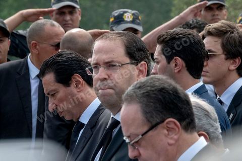 27 juillet 2019 : arrivée du cortége à proximité du cimetière, les personnalités tunisiennes finissent à pied derrière la dépouille du président, Mohamed Ennaceur, le nouveau président par intérim, Yussef Chahed, chef du gouvernement accompagnent la famille avec notamment le fils Hafedh Caïd Essebsi. Obsèques nationales pour le Président de la République Béji Caïd Essebsi, décédé ce 25 juillet à 92 ans. Le cortège funéraire, après une cérémonie au palais présidentiel de Carthage, traverse la capitale Tunis pour rejoindre le caveau de la famille dans le cimetière du Jellaz à Tunis. 