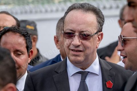27 juillet 2019 : à la sortie du cimetière Hafedh Caïd Essebsi, fils du président défunt et chef du parti Nidaa Tounes. Obsèques nationales pour le Président de la République Béji Caïd Essebsi, décédé ce 25 juillet à 92 ans. Le cortège funéraire, après une cérémonie au palais présidentiel de Carthage, traverse la capitale Tunis pour rejoindre le caveau de la famille dans le cimetière du Jellaz à Tunis. 