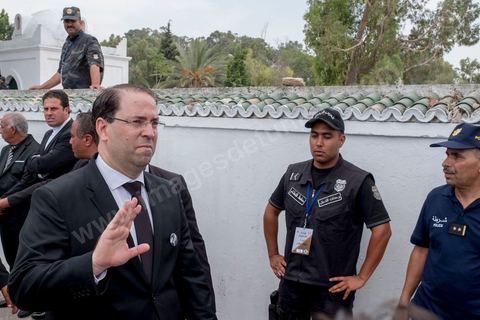 27 juillet 2019 : à la sortie du cimetière Youssef Chahed, chef du gouvernement. Obsèques nationales pour le Président de la République Béji Caïd Essebsi, décédé ce 25 juillet à 92 ans. Le cortège funéraire, après une cérémonie au palais présidentiel de Carthage, traverse la capitale Tunis pour rejoindre le caveau de la famille dans le cimetière du Jellaz à Tunis. 