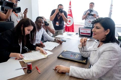 2 aout 2019 Abir Moussi, candidate pour le Parti Destourien Libre, dépose sa candidature pour  les présidentielles anticipées en Tunisie du 15 septembre au Bureau de l'ISIE,  à Tunis