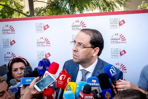 09 août 2019 : Dépot de candidature de Youssef Chahed, Premier ministre en exercice, pour son parti Tahya Tounes, fondé il y a quelques mois lors de ce dernier jour de dépots de candidature à l'ISIE pour les candidats à la présidentielle du 15 septembre, très forte affluence et 98 candidats au final mais seulement 25% des dossiers retnus en premier examen. 