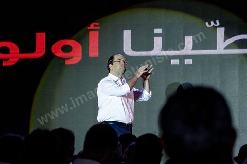 02 septembre 2019 : en ce premier jour de campagne officielle pour l'élection présidentielle anticipée, Youssef Chahed, Chef du Gouvernment en vacances, est candidat pour le nouveau parti Tahya Tounes. Dans une salle d'un hôtel 5 étoiles de Tunis, Youssef Chahed présente de façon théatrale son programme électoral devant une salle composée du bureau du parti, des responsables régionaux et locaux du parti et de personnalités qui le soutiennent. Il a affirmé qu'il rêve d'une Tunisie forte, pour une démocratie plus forte, pour un état régulateur, pour faciliter les démarches d'obtention de visas, propose de changer le mode de scrutin, ... 