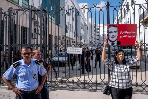 September 3, 2019: A rally in support of Nabil Karoui, a presidential candidate currently in prison, was held outside the Tunis courthouse. This morning, the Indictment Chamber—part of the Judicial, Economic, and Financial Division—is reviewing and ruling on the request for the release of Mr. Nabil Karoui, a candidate in the early presidential election, and at the Tunis Court of Appeals. Nabil Karoui has been imprisoned since August 23 following an arrest that is both questionable and troubling for Tunisian democracy, but even in prison, he remains a presidential candidate. 