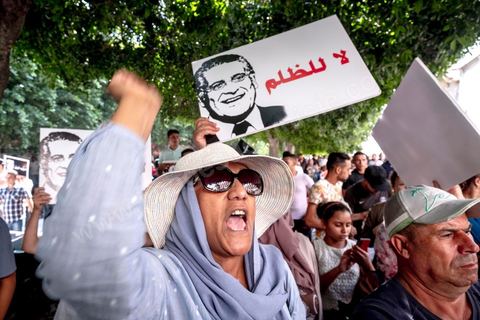 September 3, 2019: A rally in support of Nabil Karoui, a presidential candidate currently in prison, was held outside the Tunis courthouse. This morning, the Indictment Chamber—part of the Judicial, Economic, and Financial Division—is reviewing and ruling on the request for the release of Mr. Nabil Karoui, a candidate in the early presidential election, and at the Tunis Court of Appeals. Nabil Karoui has been imprisoned since August 23 following an arrest that is both questionable and troubling for Tunisian democracy, but even in prison, he remains a presidential candidate. 