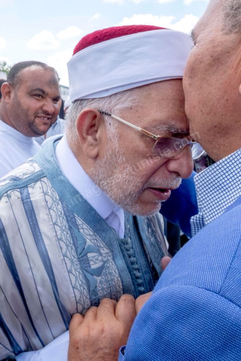 04 septembre 2019 : Abdelfattah Mourou, premier candidat du parti Ennahdha à des élections présidentielles, en campagne électorale pour les présidentielles anticipées du 15 septembre dasn le nord ouest de la Tunisie. Après une tournée dasn les rues, souks et marchés de Jendouba, le candidat d'Ennahdha s'est rendu dasn un village agricole de cette région très fertile pour rencontrer des agriculteurs. 